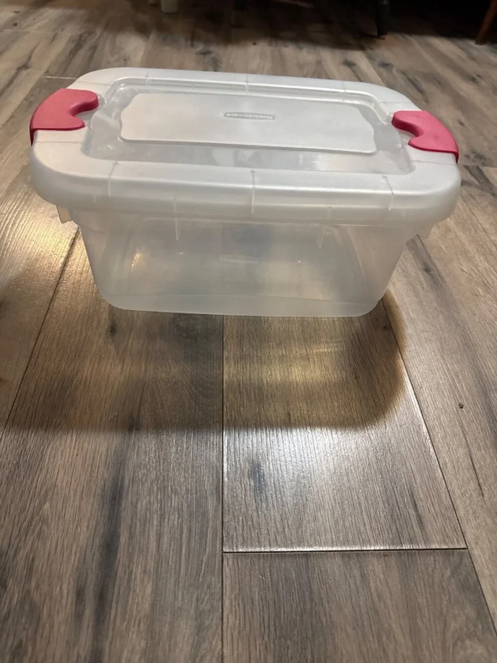 VTG Rubbermaid Latchables 12 Qt Clear Plastic Storage Box Red Pink Handles